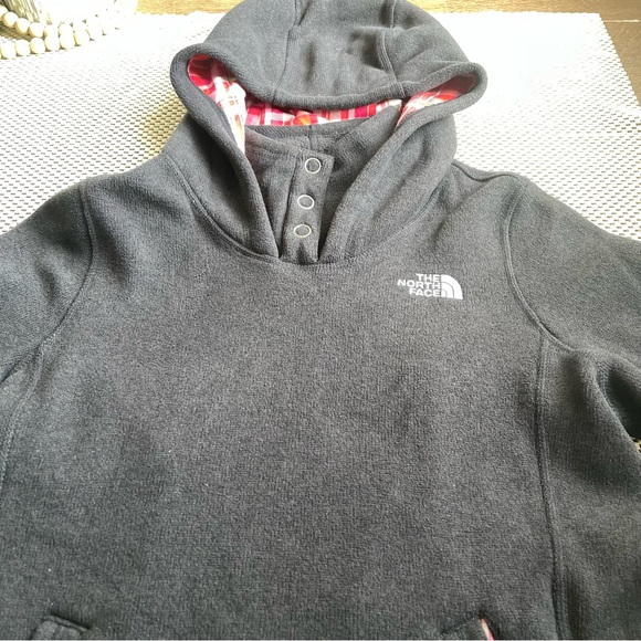 North Face Gray Button Neck Pullover Sweater w/ Pink White Plaid Hood Size Small - Picture 2 of 10